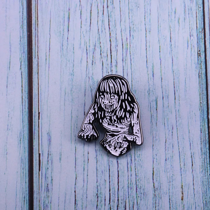 Pins Femme Artistic