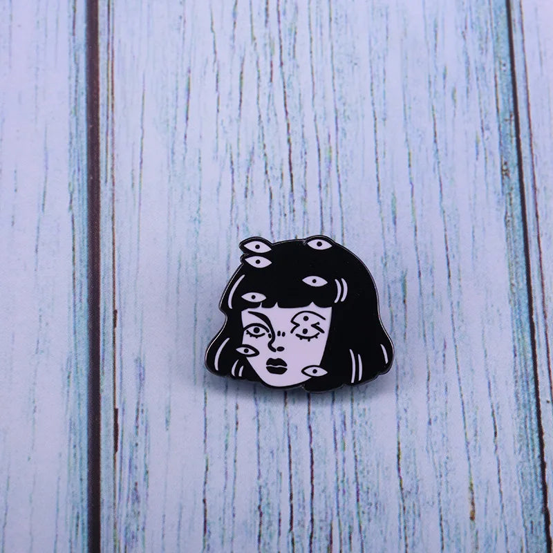 Pins Femme Artistic